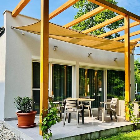 Aranygesztenye Apartmanhaz قرية بالاتونودفاري المظهر الخارجي الصورة
