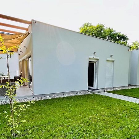Aranygesztenye Apartmanhaz قرية بالاتونودفاري المظهر الخارجي الصورة
